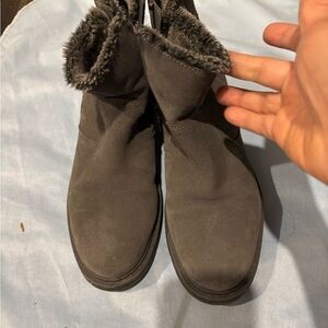 Clarks Women's Gray Ankle Boots